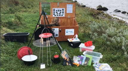 Naturkasse med bålgrej